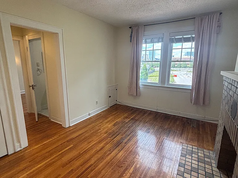 233 1/2 E Livingston Ave #1 — Photo 3