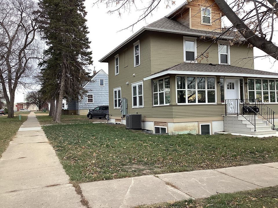 2nd image of 928 8th Ave #2