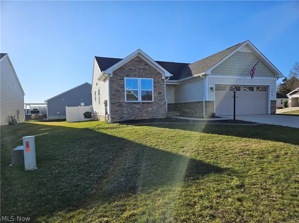 4311 Pioneer Cir SW, Massillon, OH 44646
