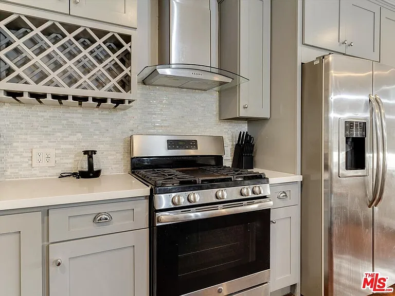 23109 Mariano St — Photo 13