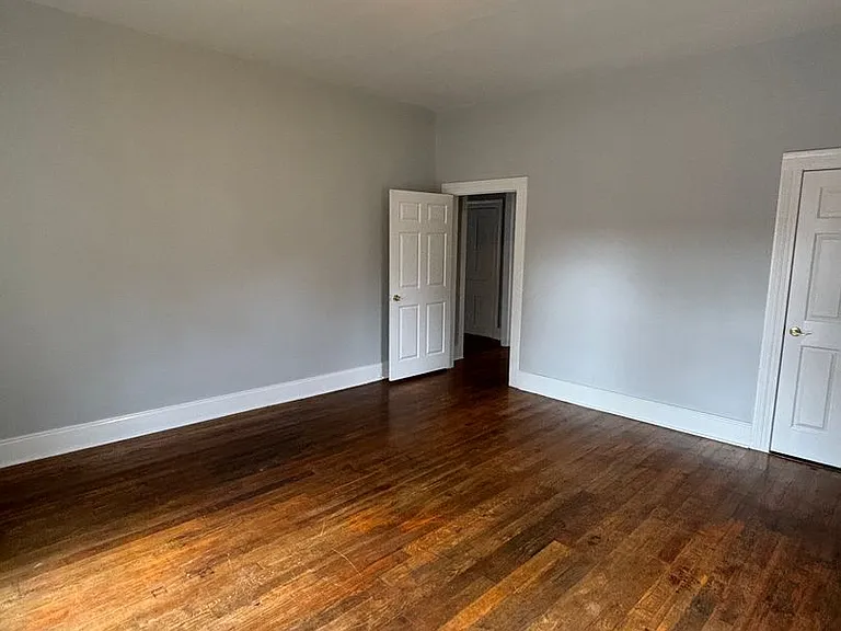 2337 E 5th Ave — Photo 8