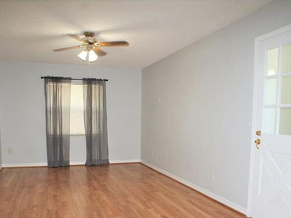 4th image of 35 Smyrna Dr