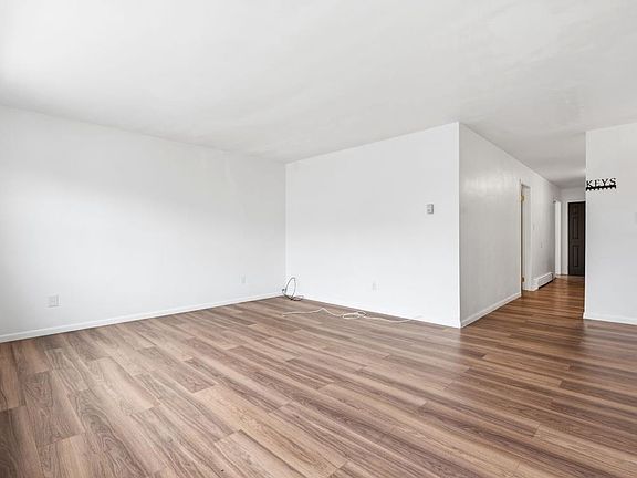 2nd image of 17 Linden Ave