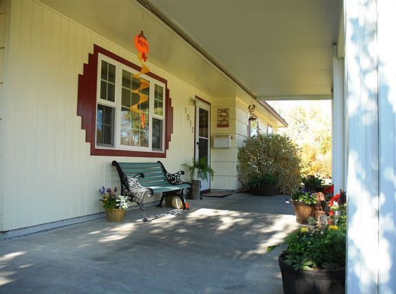 2nd image of 1013 Cedar Ave