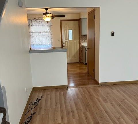 3rd image of 535 Pearl Ave #4