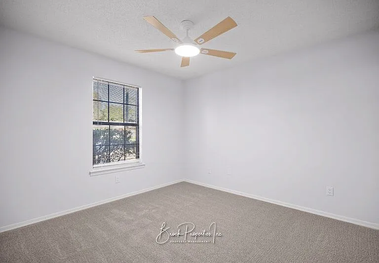 10677 Silver Creek Dr — Photo 16