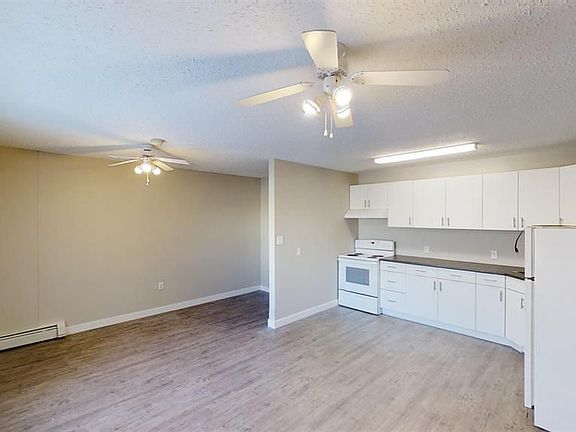 3rd image of 9926 105th Ave #303