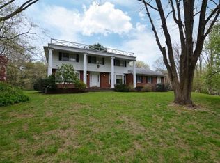 229 Southdown Rd, Lloyd Harbor, NY 11743