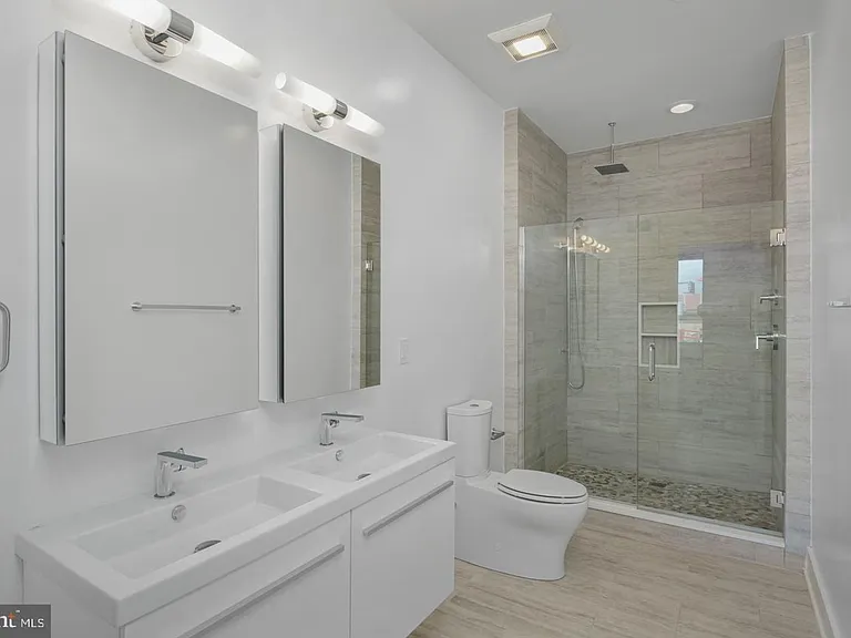 1425 S Hancock St — Photo 16