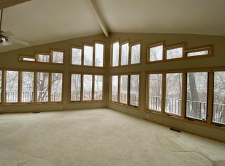 5826 W Hobe Ct, Saint Paul, MN 55110