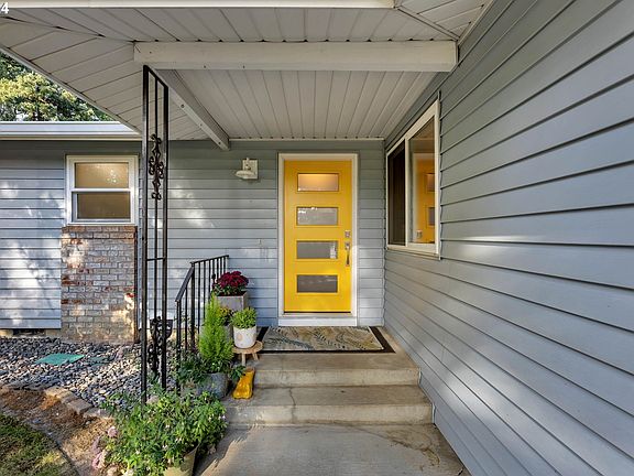 4th image of 4511 NE 25th Ct
