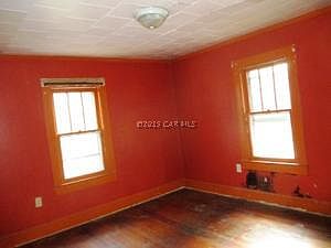 5th image of 410 Clyde Ave
