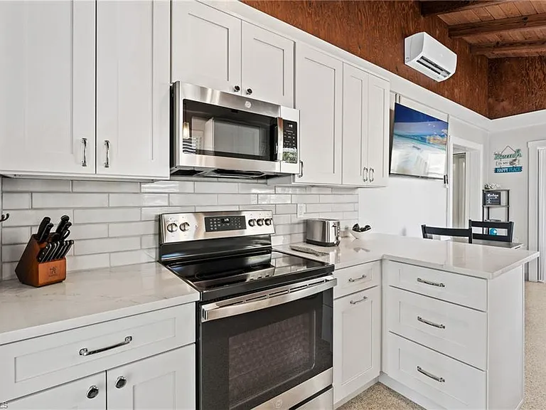 2134 Palm St — Photo 10