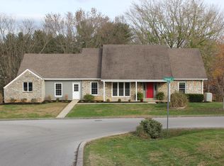 102 S Maplewood Dr, Somerset, KY 42501