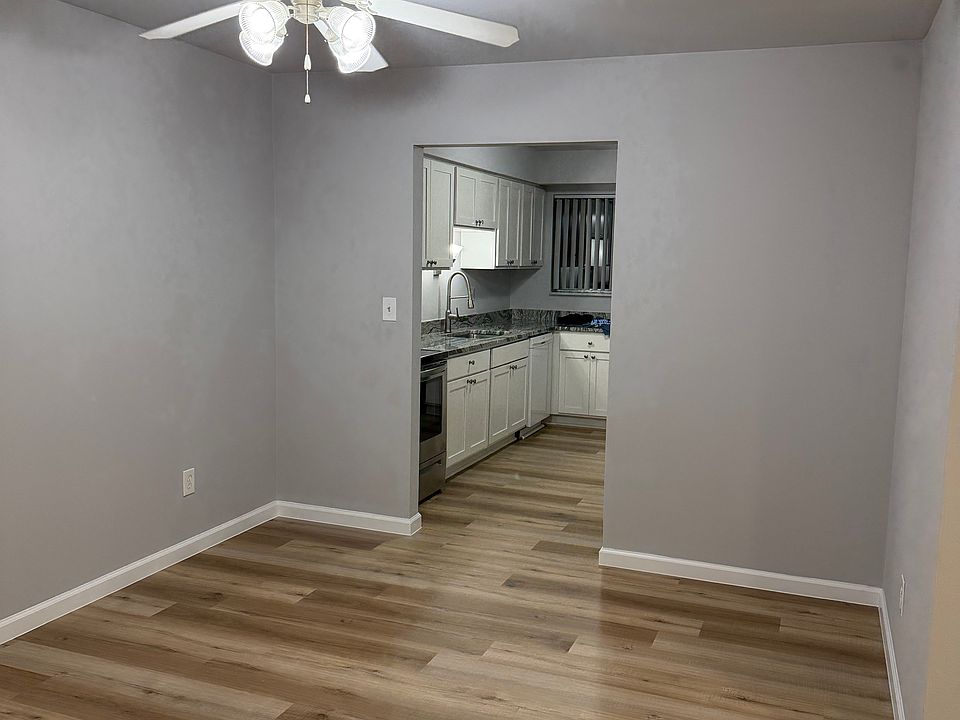 Dining/Kitchen Area