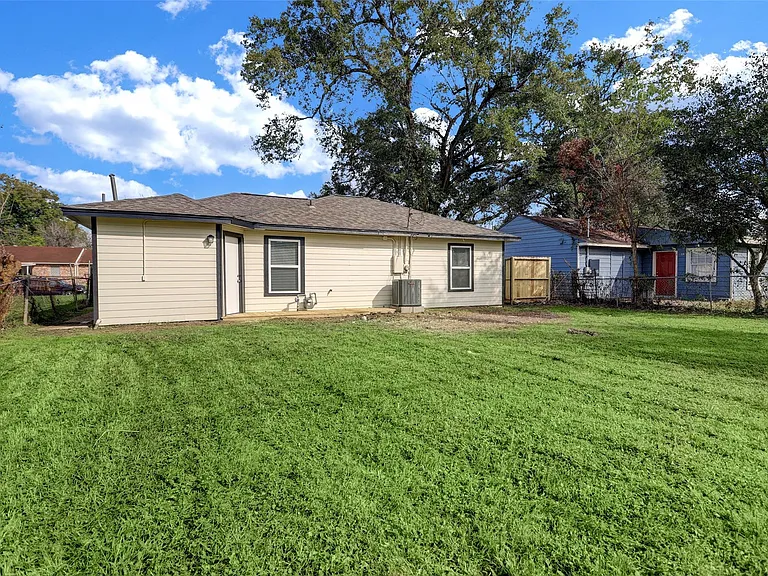 3918 Cosby St — Photo 8