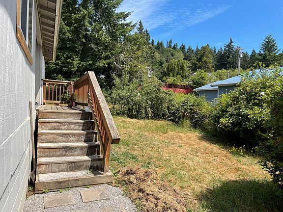 2nd image of 350 NE 6th St