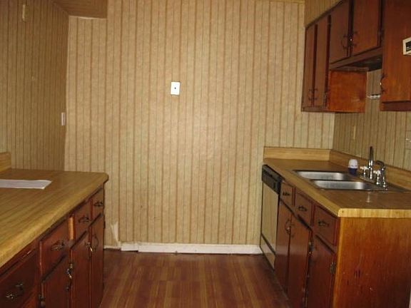 5th image of 2064 Bruins Dr #2064