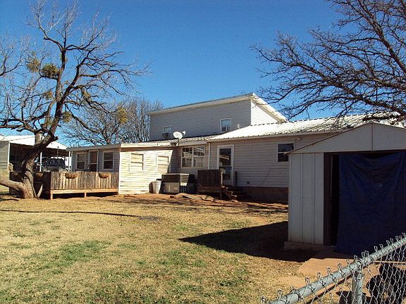 3rd image of 126 Lake Dr