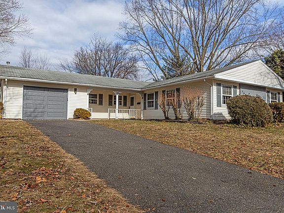 4th image of 199 Northampton Dr