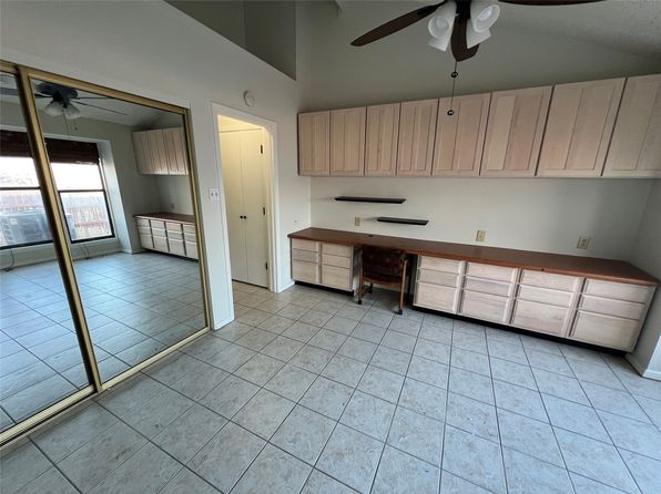 2504 Shady Ridge Dr, Bedford, TX 76021