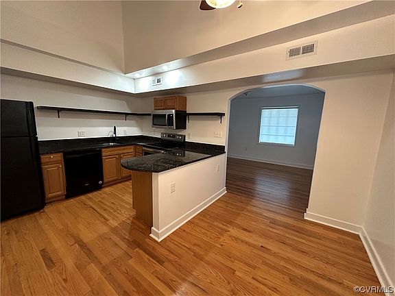 3rd image of 503 E Brookland Park Blvd #B