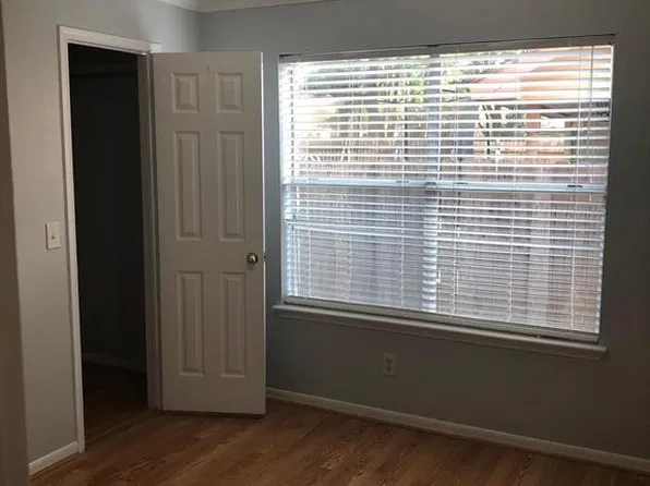 18131 Lake Bend Dr, Houston, TX 77084