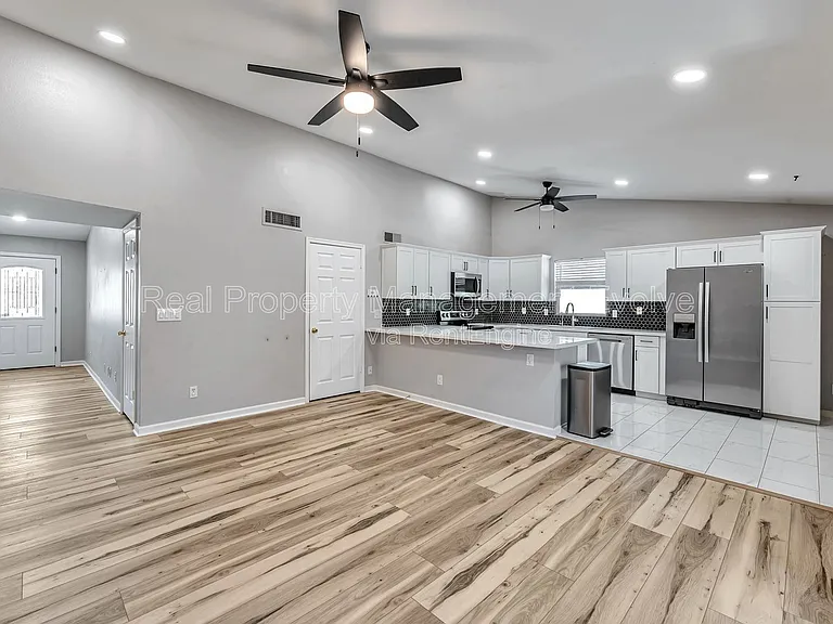 6502 E Grandview Dr — Photo 4