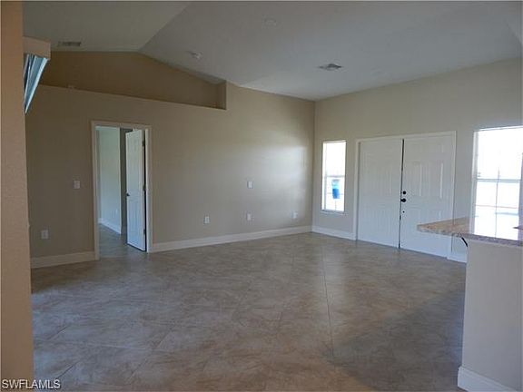 5th image of 634 NE 7th Ave
