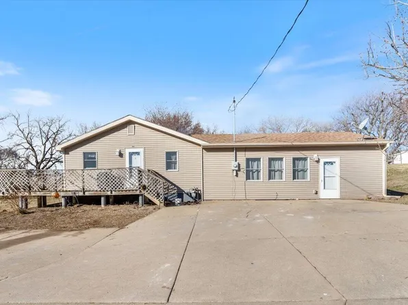 905 East St, Tabor, IA 51653