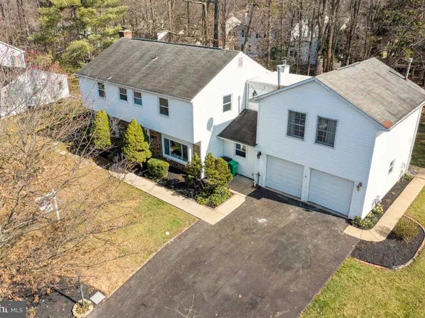 8711 Crestmont Ln, Laurel, MD 20708