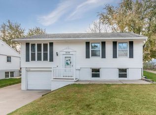 3135 Pebble Dr SW, Cedar Rapids, IA 52404