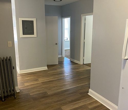 3rd image of 7610 S Essex Ave
