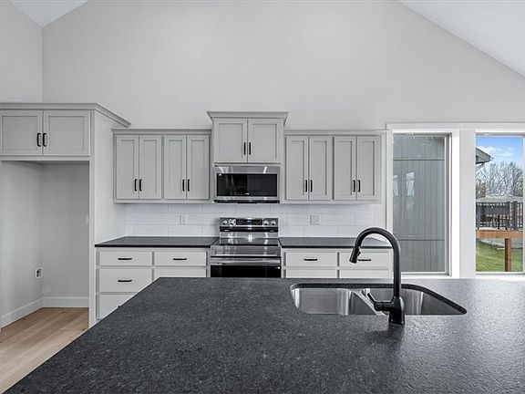 2nd image of 205 NE Hoot Owl St