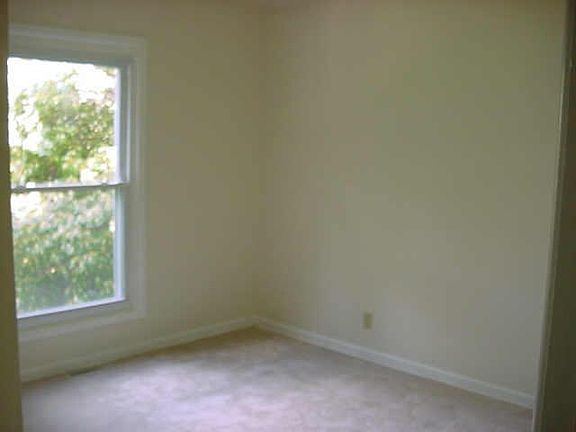 4th image of 7047 N Evanston Ave