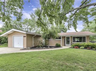 9038 Cranbrook Dr, Northfield, OH 44067