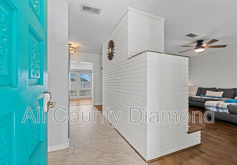 136 Colina Cir — Photo 4