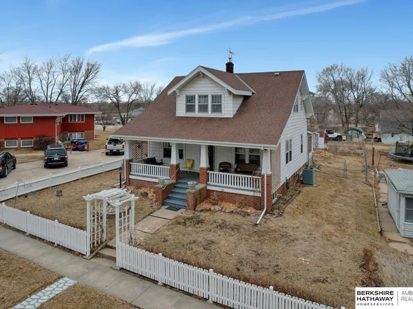 143 N Sycamore St, Wahoo, NE 68066