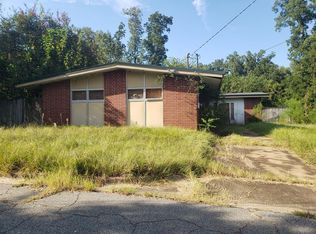 2034 N Riverview Cir, Albany, GA 31705