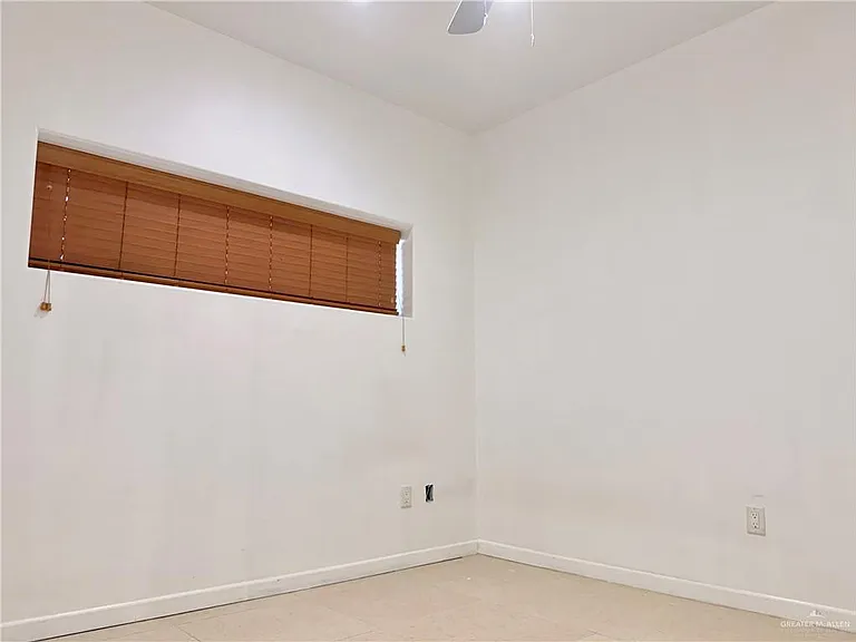 813 Travis St #207 — Photo 22
