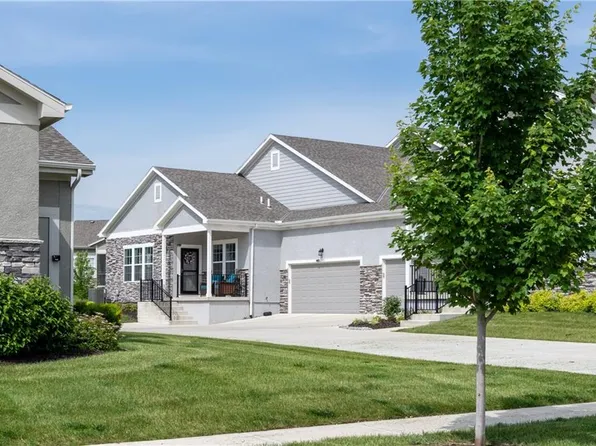 21801 W 119th Ter Unit 2703, Olathe, KS 66061