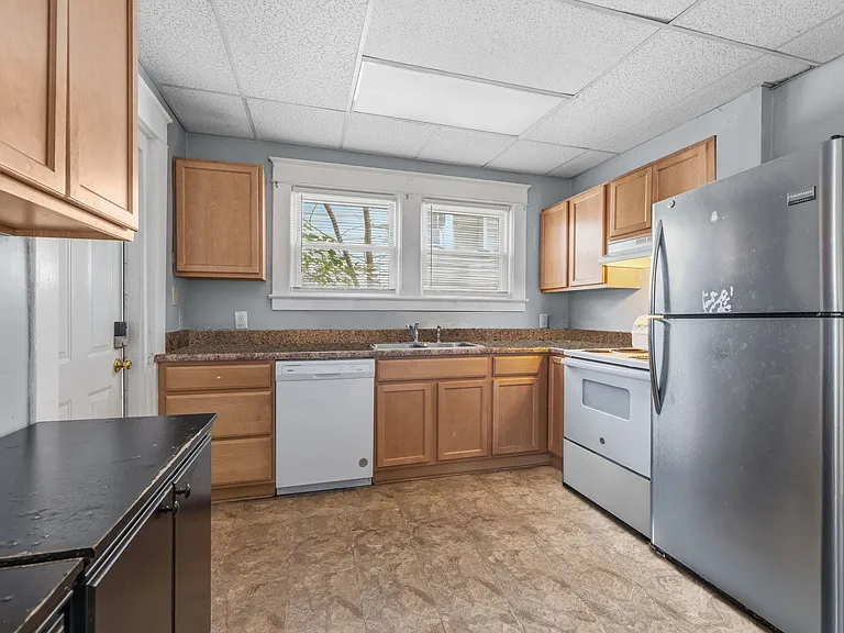 1402 W Market St #1402 — Photo 21