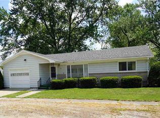 110 W Logan St, Reynolds, IN 47980