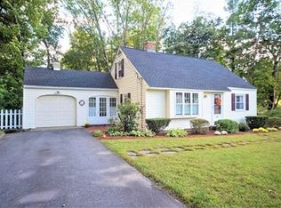 326 Sterling Rd, Lancaster, MA 01523
