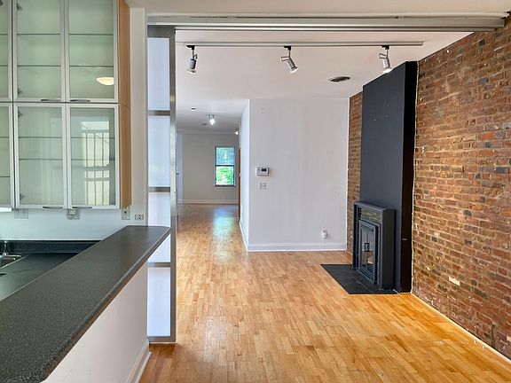 3rd image of 4738 McPherson Ave #1