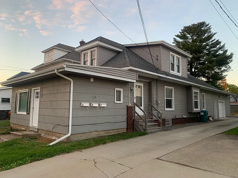 715 E State St #B — Photo 6