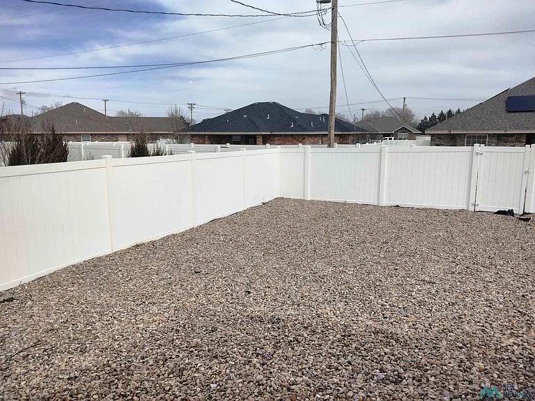 2115 Roadrunner Dr — Photo 28