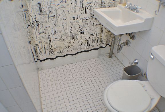 3rd image of 211 W 53rd St APT 4D