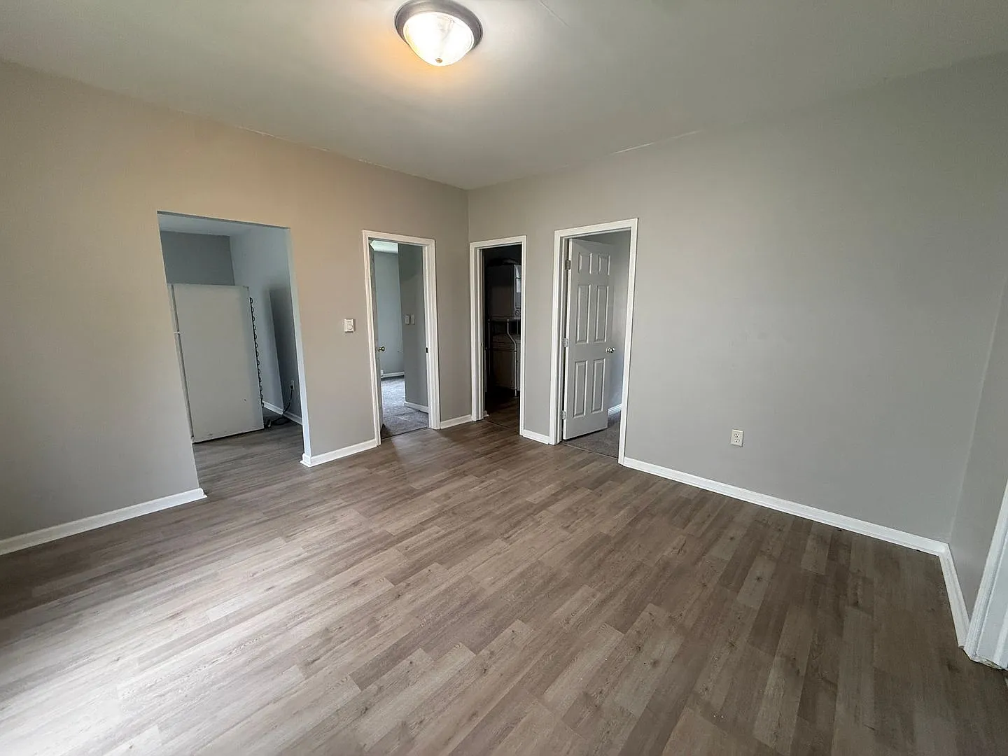 Remodeled* 3 bed 1 bath home! — Photo 2