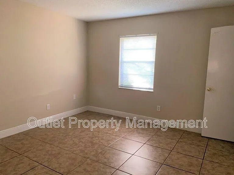 14122 Newcomb Ave — Photo 4